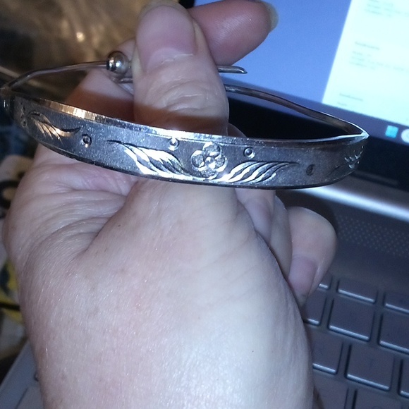 Sterling Silver Floral Decorative Bracelet - Picture 4 of 6